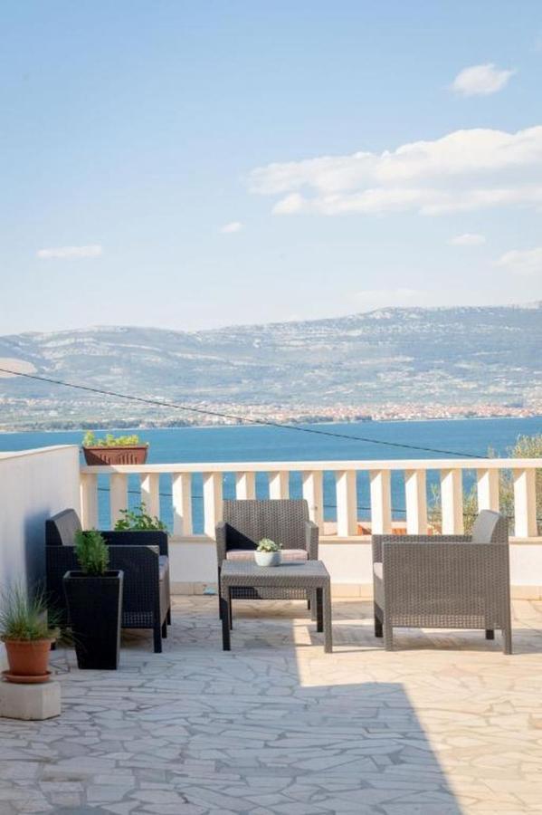 Ferienwohnung In Arbanija Mit Meerblick, Balkon, Klimaanlage, W-Lan 5137-1 Trogir Exterior foto