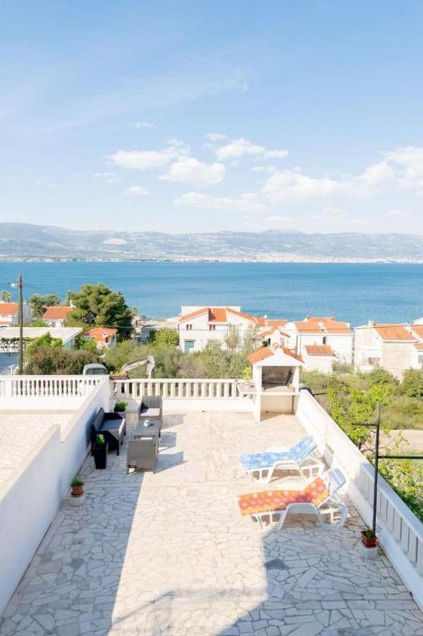 Ferienwohnung In Arbanija Mit Meerblick, Balkon, Klimaanlage, W-Lan 5137-1 Trogir Exterior foto